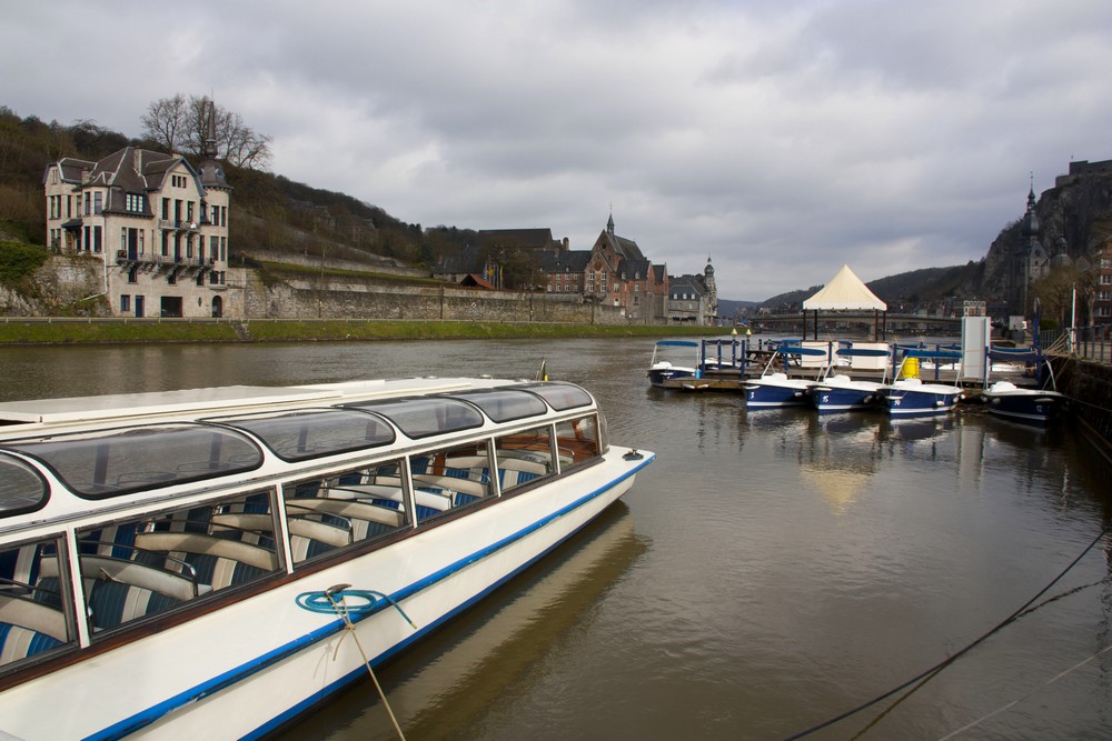 Dinant-Belgique_La-Boucle-Voyageuse (1)