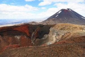 Tongariro-red-crater_Nouvelle-Zelande