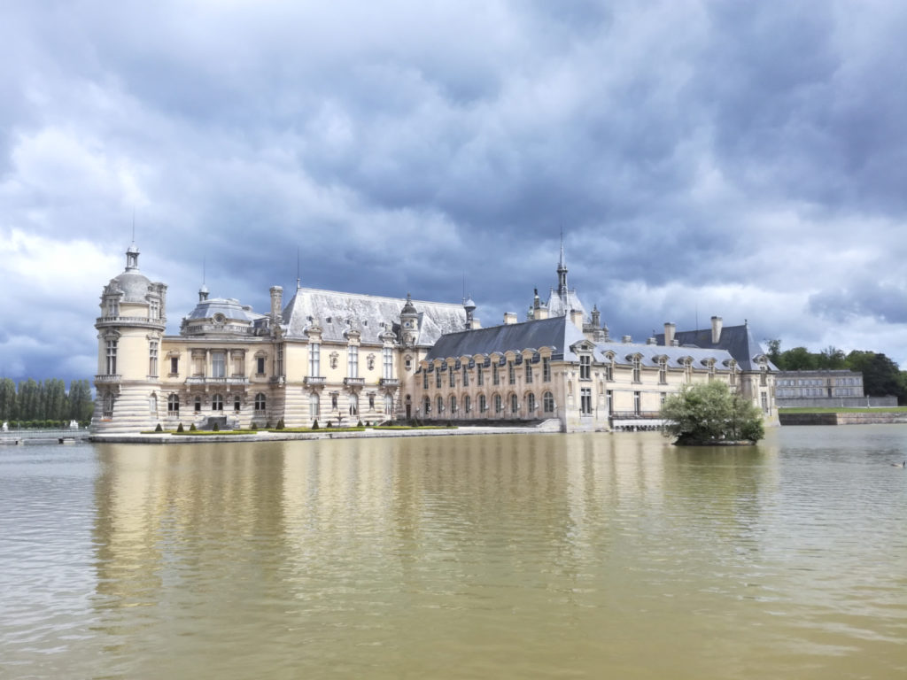 Chateau-Chantilly_Avenue-Verte