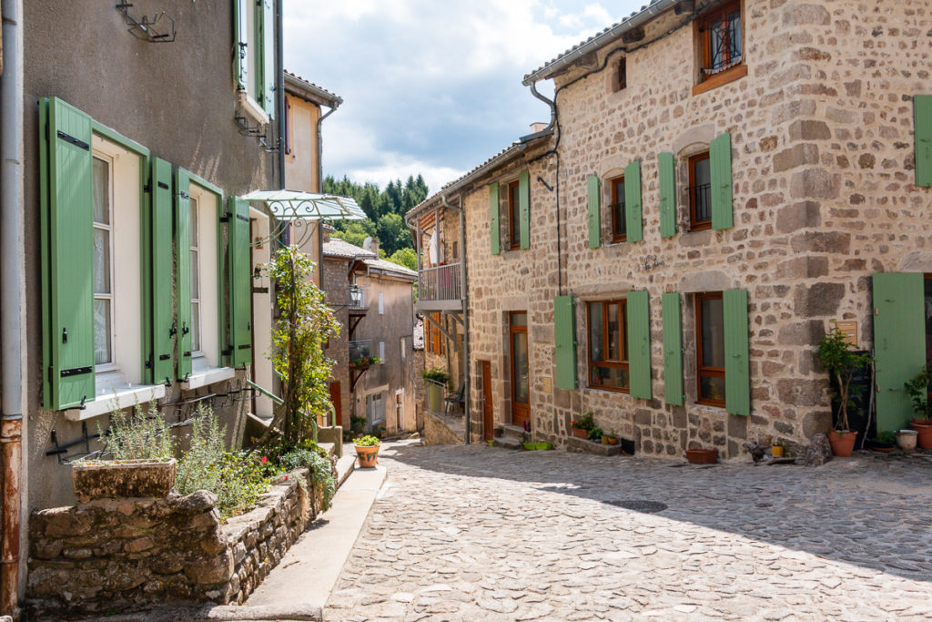 Chalencon village de caractère Ardèche Vallée de l'Eyrieux